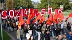 Kämpferische Beteiligung der KKE und der KNE an den Demonstrationen in Deutschland