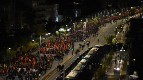 Une mer rouge de manifestants contre l'implication de notre pays dans les guerres