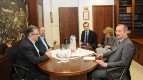 Treffen von D. Koutsoumbas mit dem französischen Botschafter